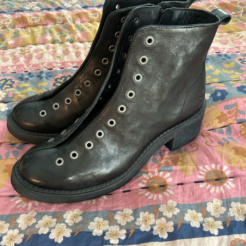 John Fluevog Wanderer Black Leather Ankle Boots